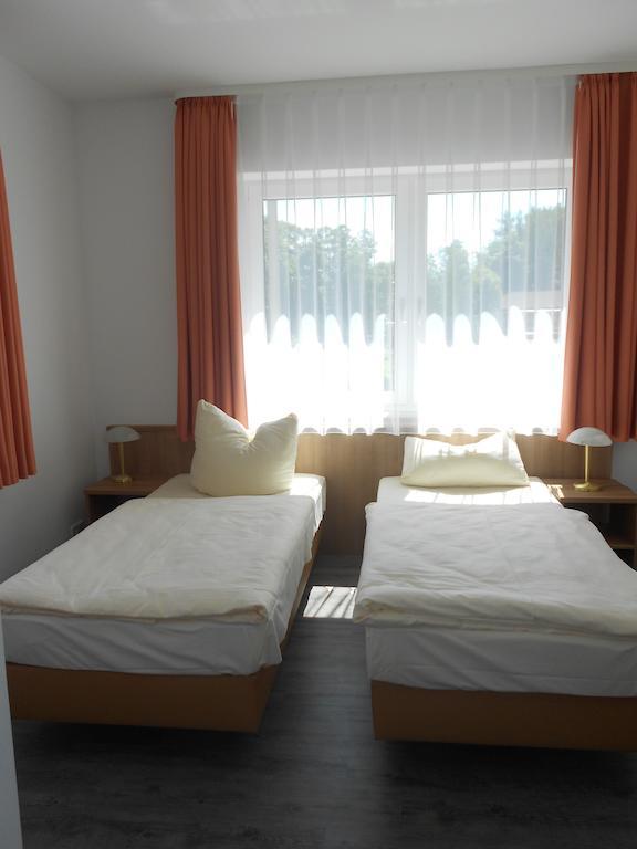 Apartment-Pension Schwalbennest 黑措根奥拉赫 客房 照片