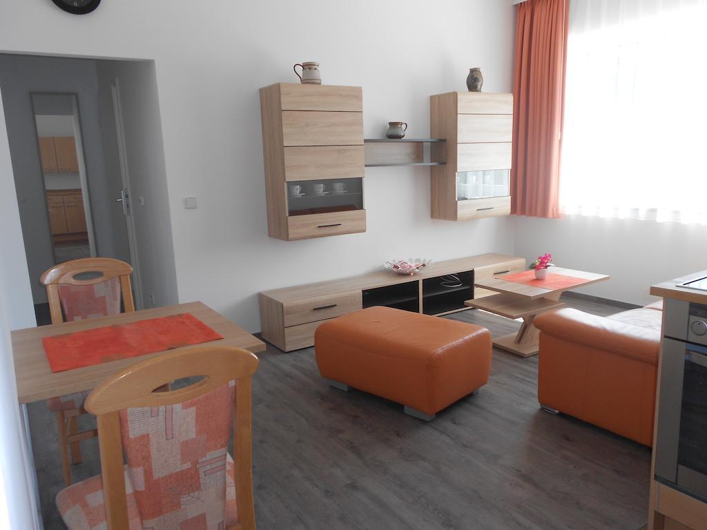 Apartment-Pension Schwalbennest 黑措根奥拉赫 客房 照片
